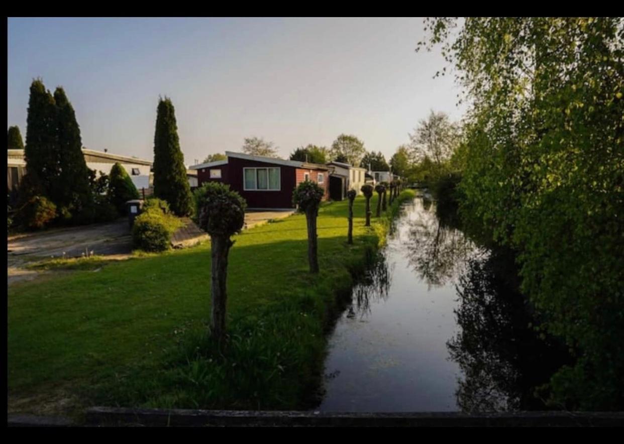 Cozy Chalet In Opmeer Near Amsterdam And Beach מראה חיצוני תמונה